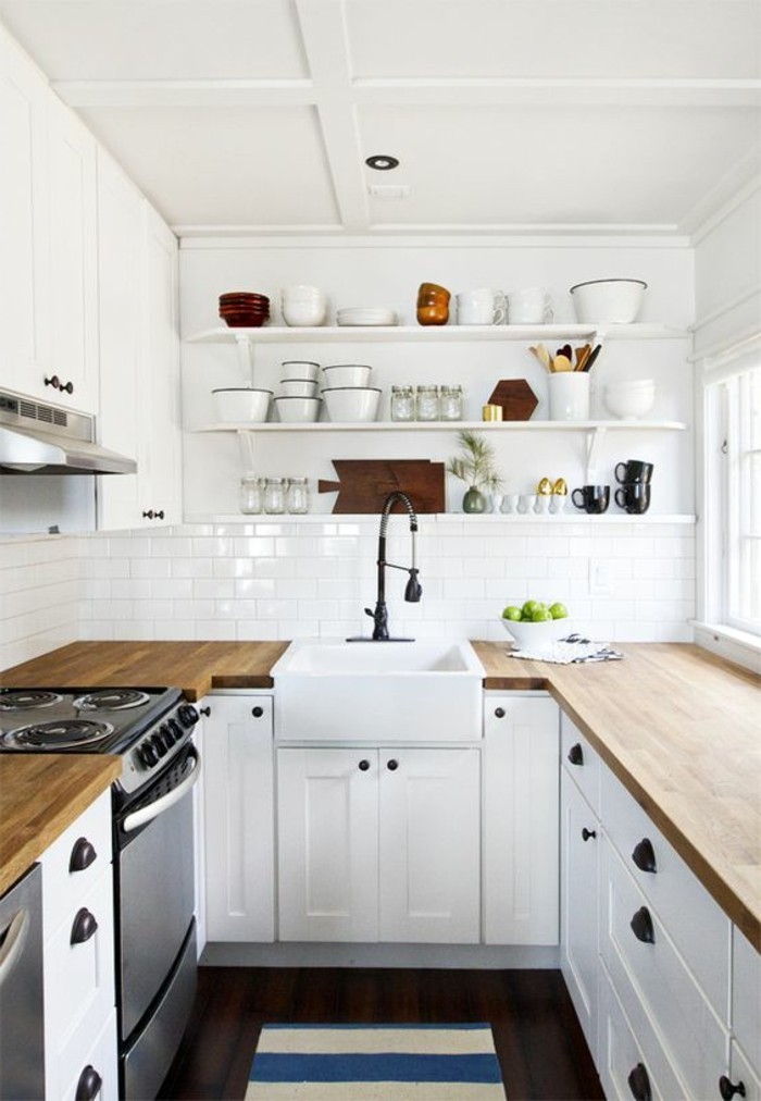 carrelage-metro-blanc-comptoirs-en-bois-cuisine-style-scandinave