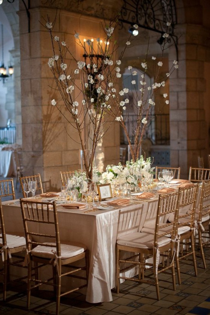 decoration-evenementielle-mariage-decoration-table-de-mariage-avec-des-branches-fleuris