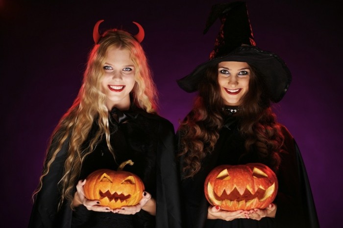 duo-sorcieres-idee-deguisement-halloween-a-faire-soi-meme-des-sorcieres-charmantes