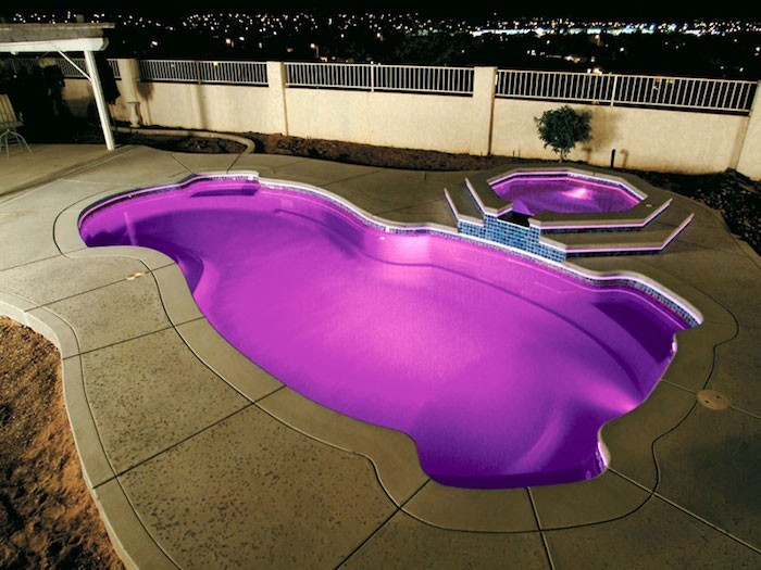 eclairage-piscine-spot-led-couleur
