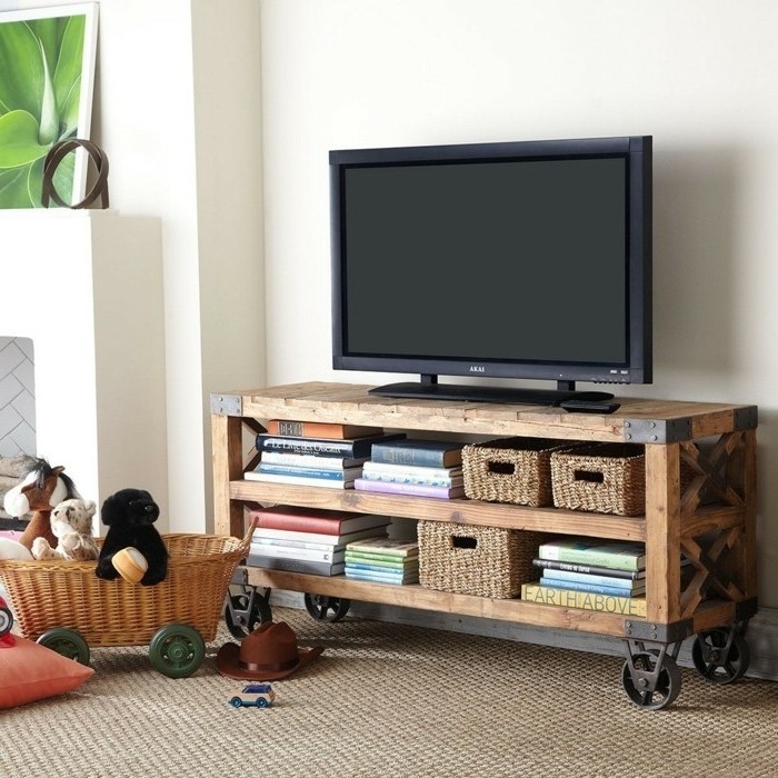 fabriquer-un-meuble-tv-meuble-minimaliste-a-roulettes