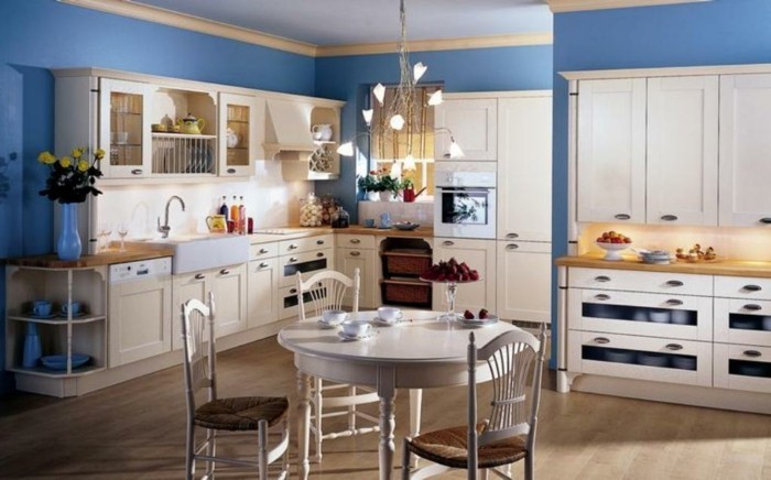 formidable-suggestion-exemple-peinture-cuisine-bleue-peinture-meuble-cuisine-blanc-casse-accents-colores-tres-sympas