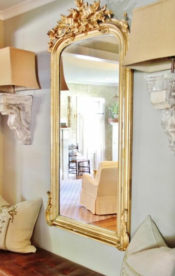 Comment décorer avec le grand miroir ancien - idées en photos - Archzine.fr
