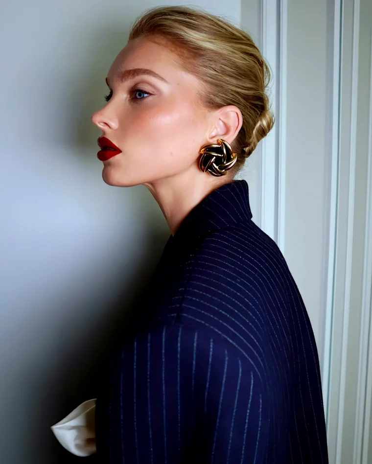 idee de coiffure chic femme blonde avec un carre court