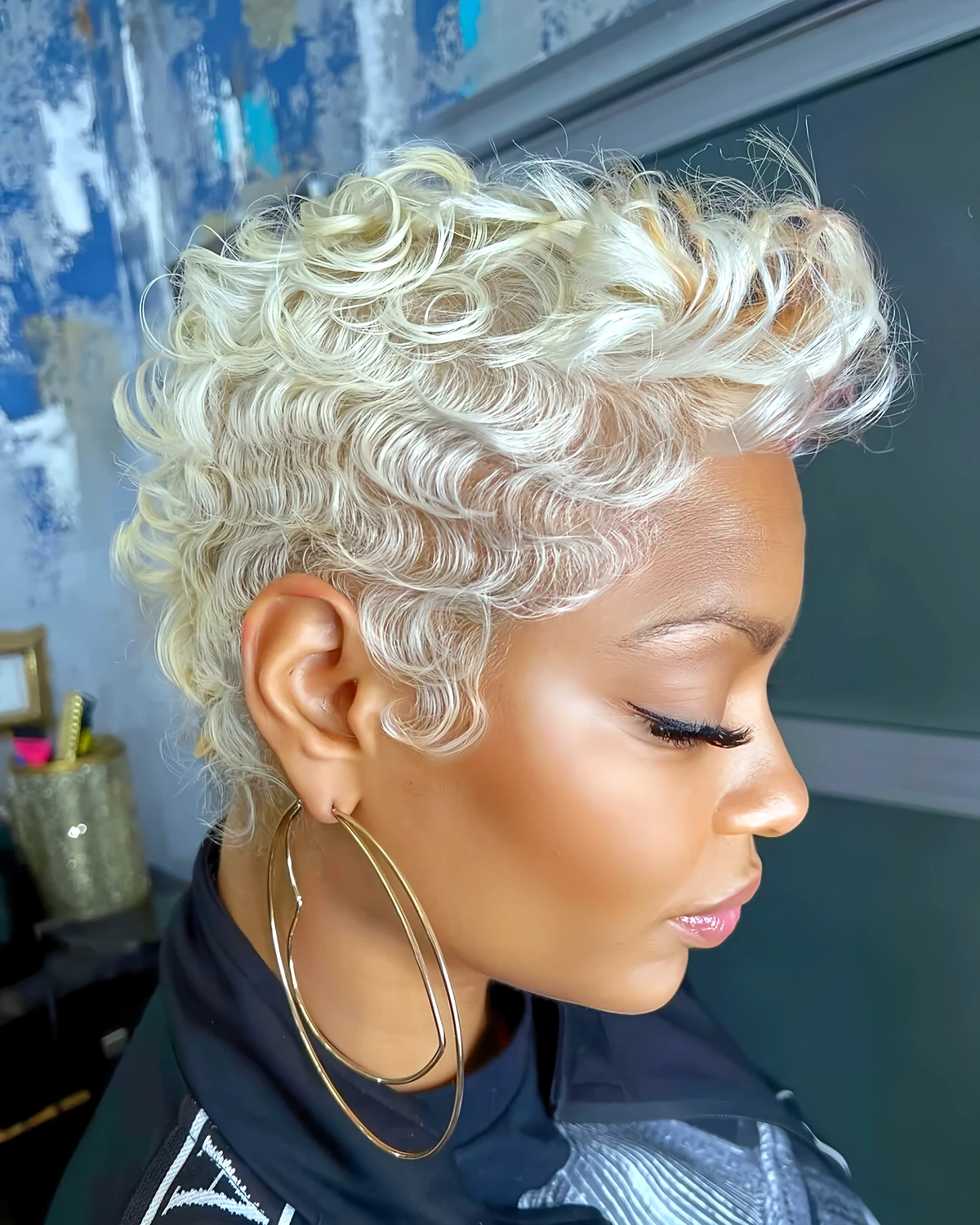 idee de coiffure courte femme 2024 femme afro