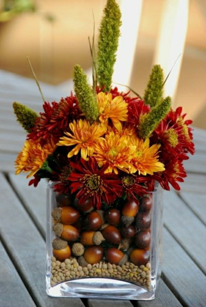 jolie-deco-automne-bricolage-automne-en-marrons-et-fleurs-oranges-compositions-florale