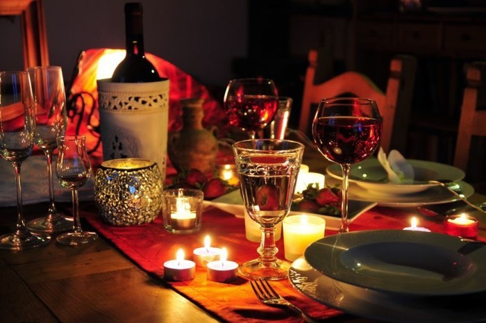 jolie-table-romantique-desserts-saint-valentin-soiree-amour