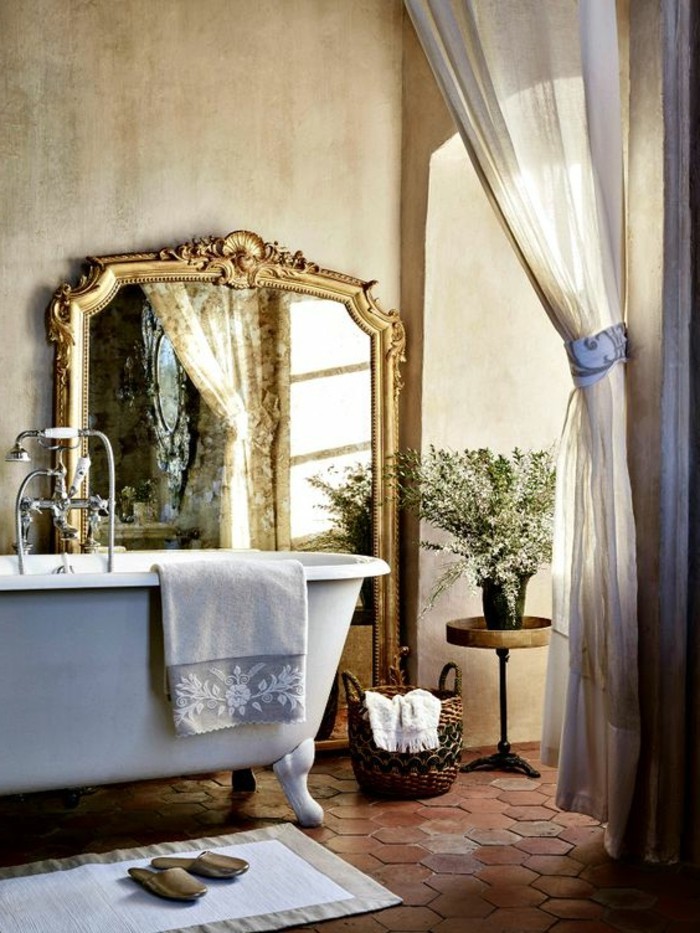 miroir-salle-de-bain-miroir-elegant-lavabo-blanc-et-un-rideau