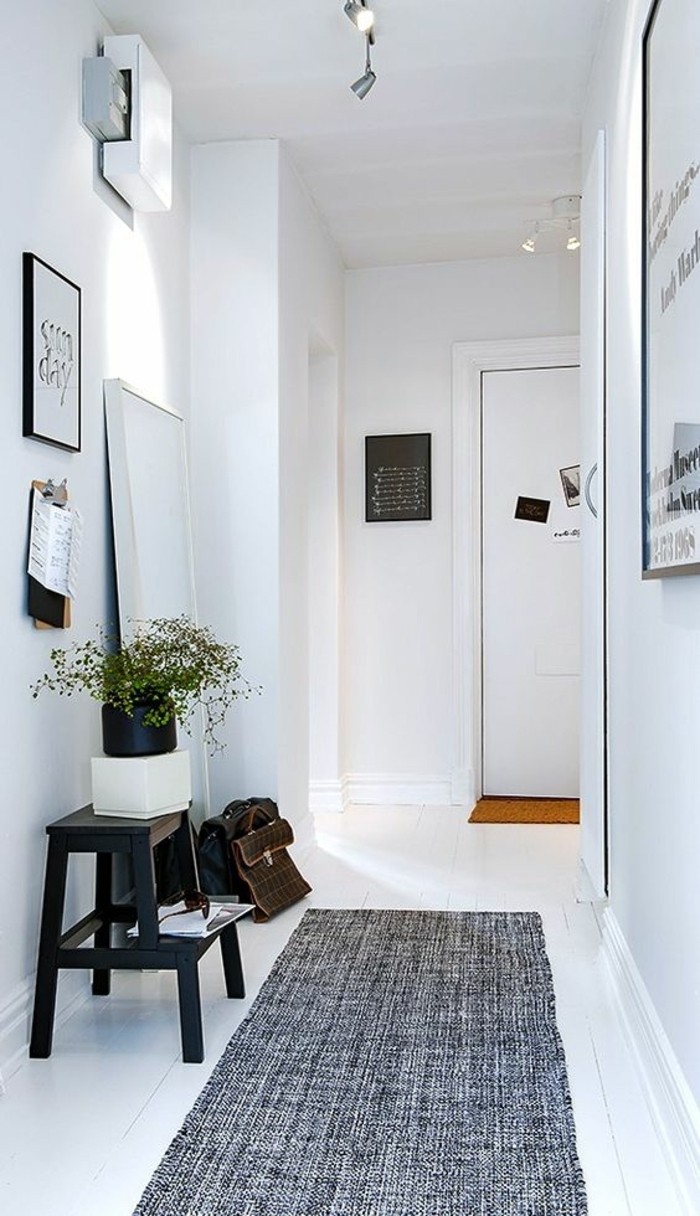 petit-meuble-d-entre-comment-organiser-l-espace-de-votre-entree-sol-en-planchers-blancs
