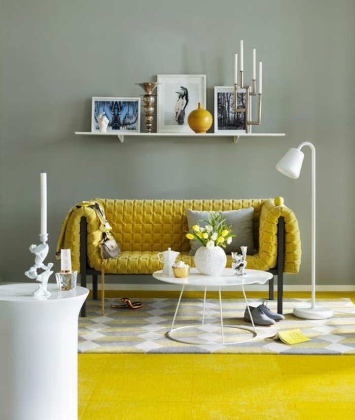 0-couleur-de-peinture-pour-salon-tapis-jaune-canape-jaune-lampe-a-lecture-blanche