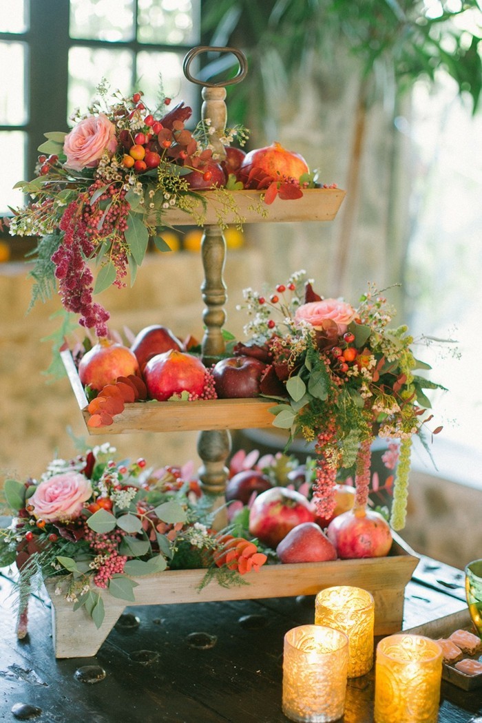belle-deco-mariage-theme-nature-chic-idee-cool-table-fruits