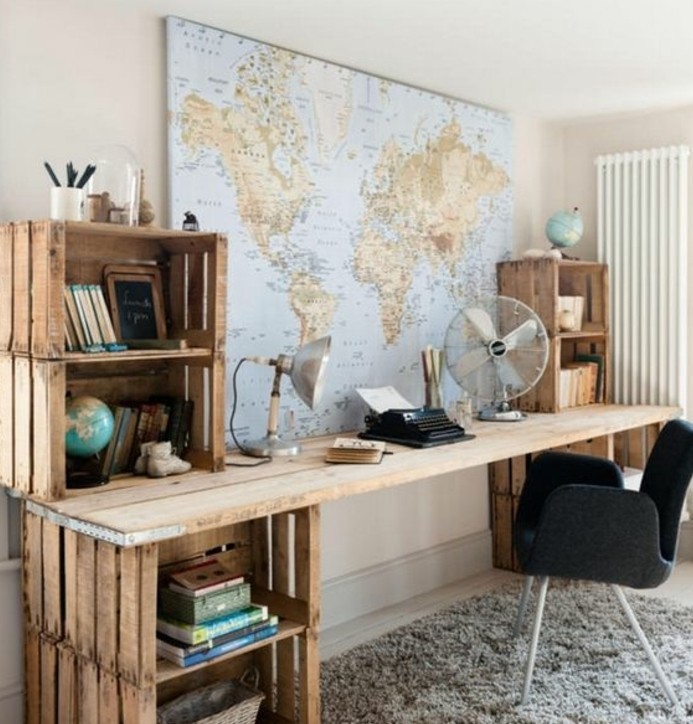 bureau-en-palette-geant-avec-plusieurs-espaces-de-rangement-ambiance-paisible-bureau-style-scandinave