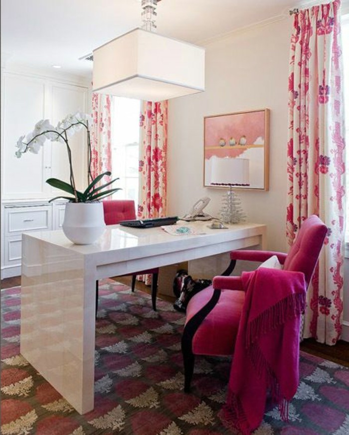 bureau-laque-blanc-bureau-blanc-et-decoration-despace-rose