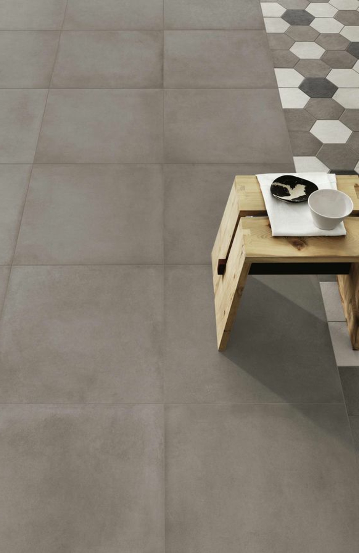 carrelage-effet-beton-combination-de-carreaux-gris-et-patchwork