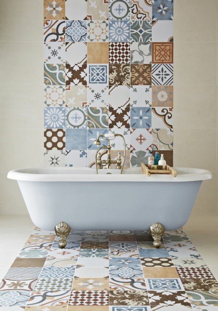 carrelage-patchwork-salle-de-bain-design-epure-baignoire-sabot