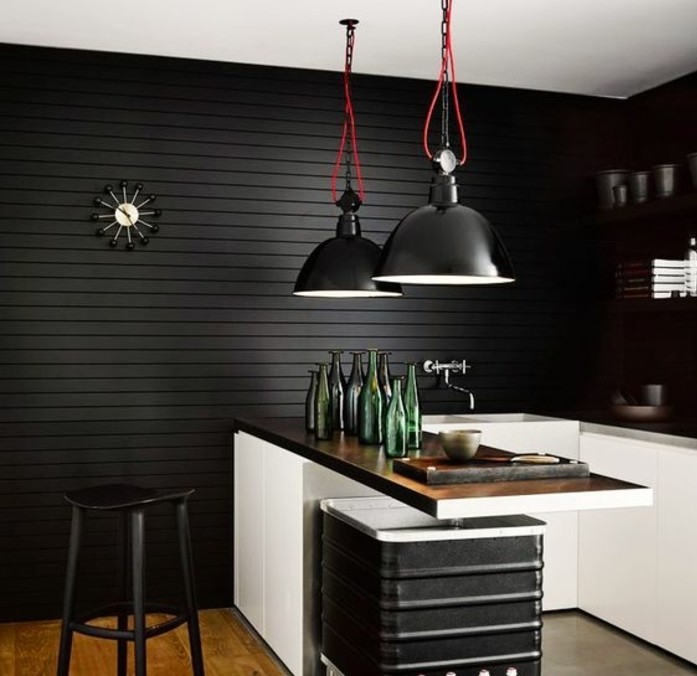 charmante-idee-pour-votre-cuisine-industrielle-decor-noir-suspensions-noires-design-extraordinaire-stratifie-et-elements-deco-vintage-industriels
