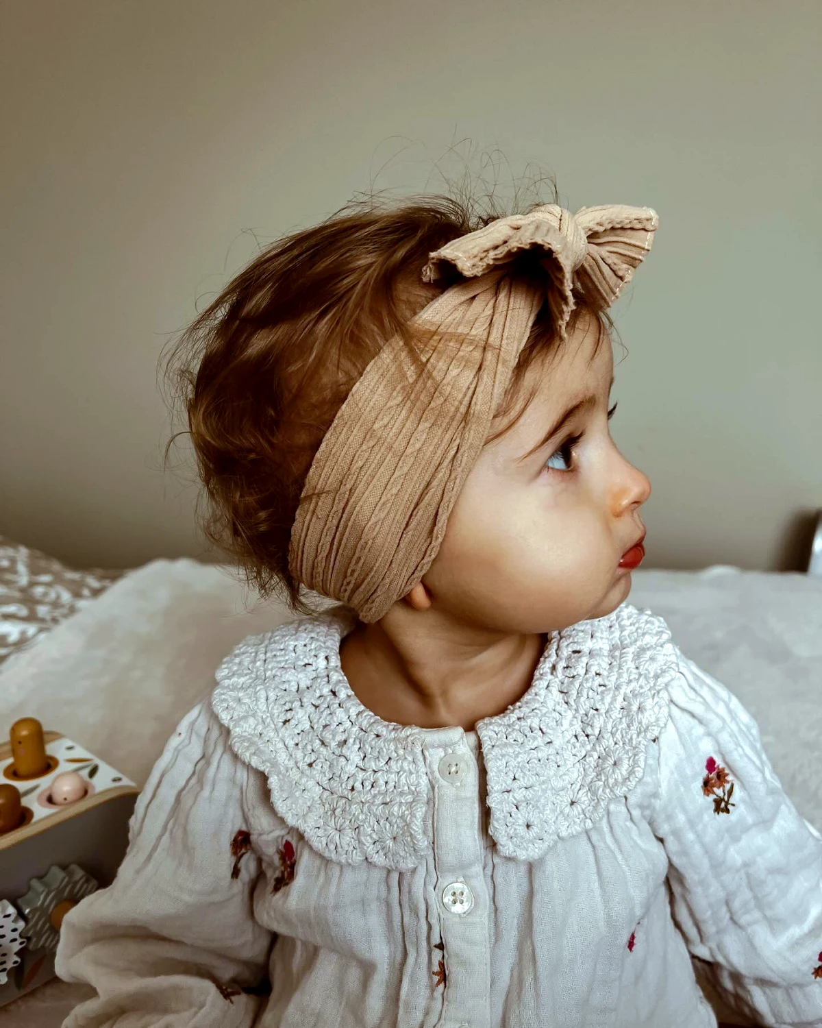 coiffure petite fille avec un bandeau