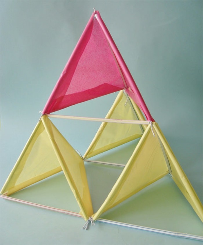 comment-fabriquer-un-cerf-volant-cerf-modele-tetraedral-multicolor