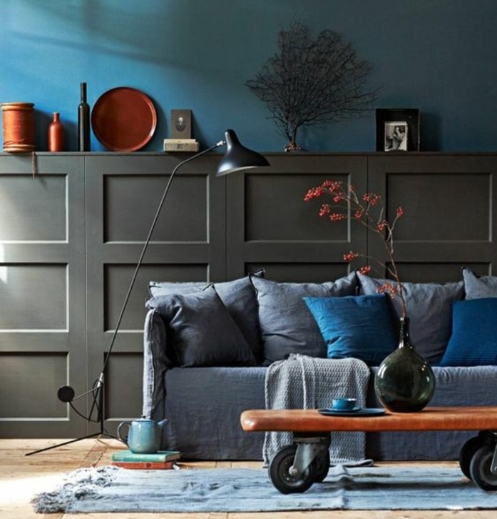 couleur-peinture-salon-bleue-mobilier-et-accessoires-gris-deco-table-design-original-deco-salon-gris-idee-geniale