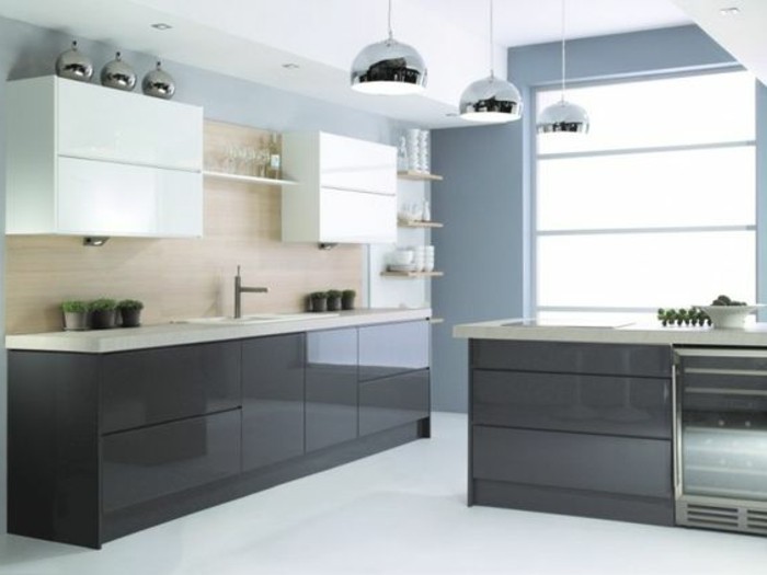 cuisine-gris-anthracite-ultra-moderne-meubles-cuisine-gris-anthracite-peinture-murale-bleue-et-elements-deco-blancs