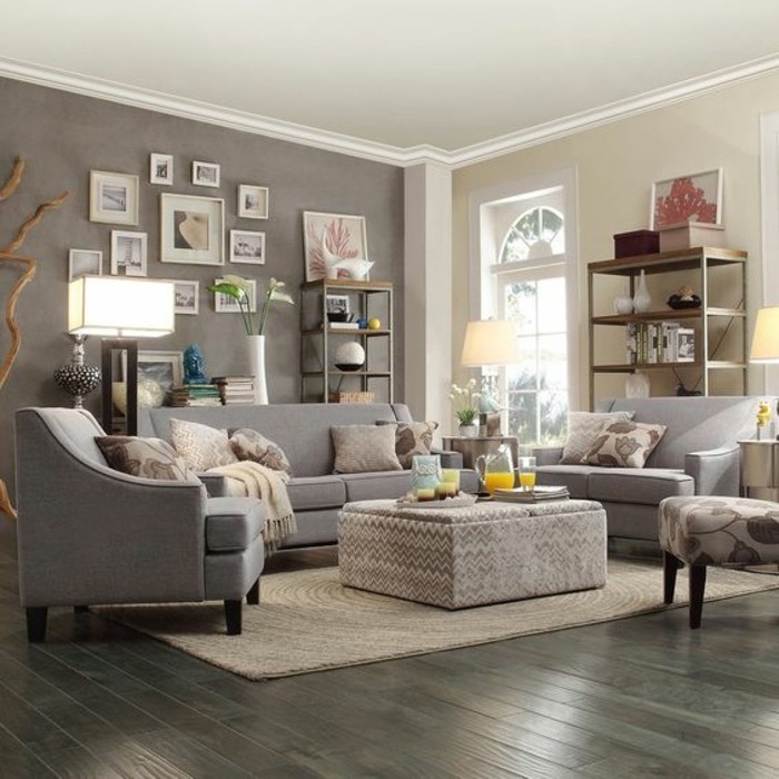 deco-salon-gris-couleur-peinture-salon-gris-et-jaine-canapes-gris-fauteuils-gris-surabondance-des-eleements-decoratifs