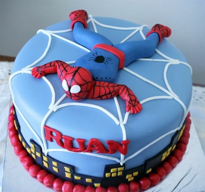gateau-spiderman-pate-a-sucre-bleu-gateau-super-heros