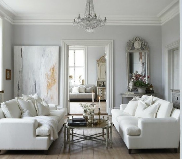 idee-deco-salon-gris-et-blanc-couleur-mur-gris-clair-canapes-blancs-parquet-de-bois-ambiance-somptueuse