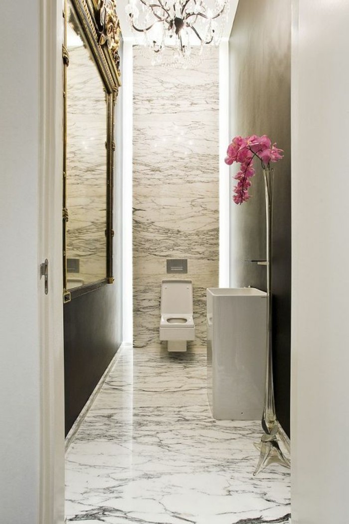 lavabo-colonne-salle-de-bain-de-luxe-sol-marbre-grand-miroir