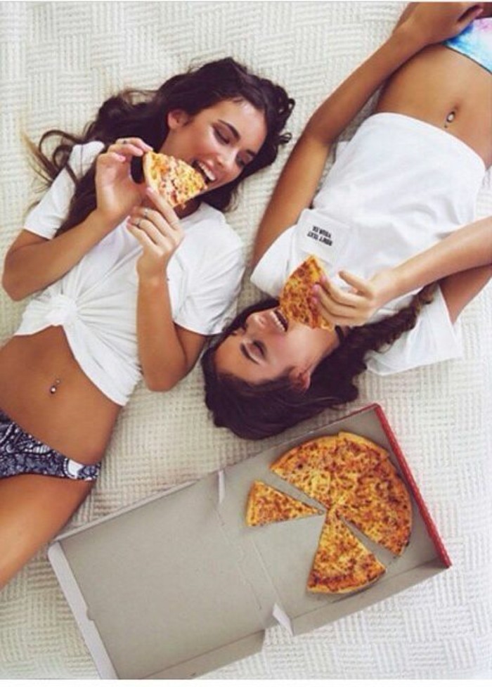 ma-meilleure-amie-pose-photos-cool-pizza-ensamble