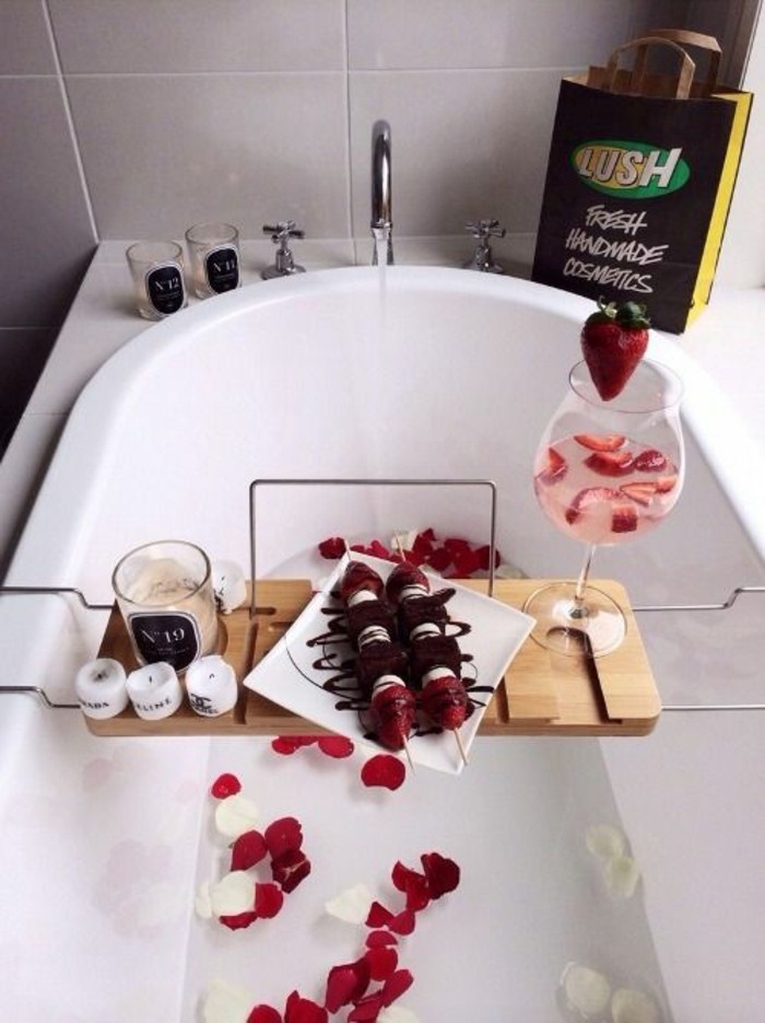 recette-diner-en-amoureux-idee-menu-anniversaire-salle-de-bain-cool-idee-baignoire