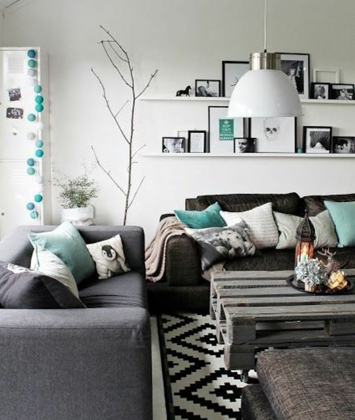 superbe-idee-deco-salon-en-gris-et-blanc-couleur-peinture-salon-blanche-canape-gris-tapis-danier-petites-touches-de-turquois