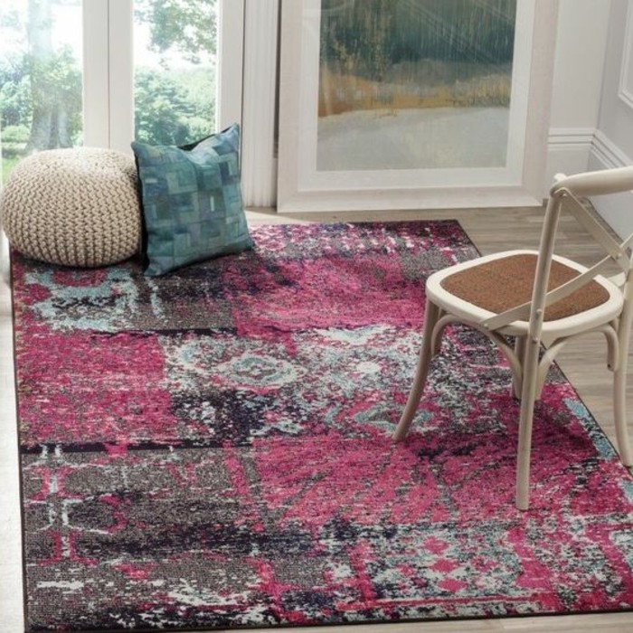 tapis-modernes-un-tapis-coloré-c'est-convenable-pour-beaucoup-de-pieces