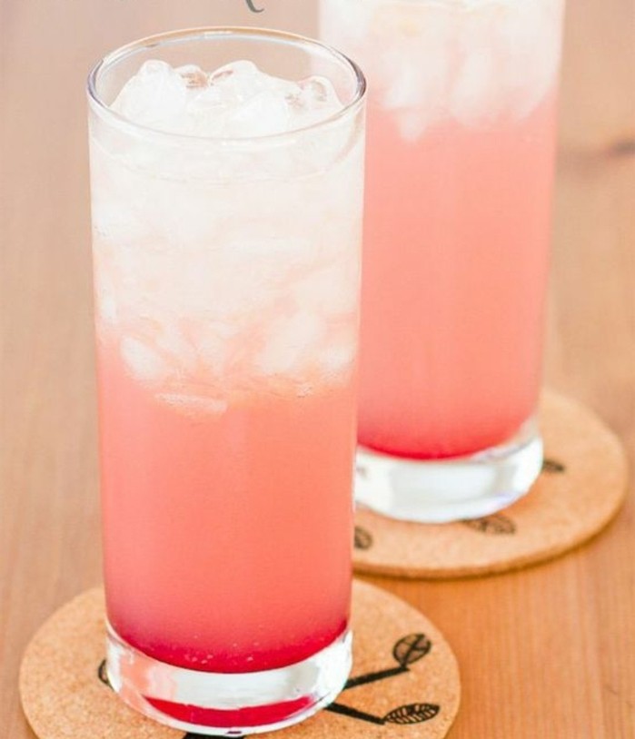 aperitif-sans-alcool-limonade-aux-framboises-couleur-rose