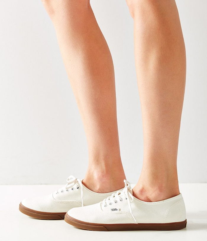 chaussures-sneakers-femme-vans-authentic-lo-pro-blanc-casse-marron