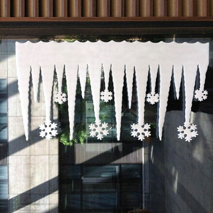 decoration-de-fenetre-noel-effet-flocons-et-neige-sur-les-vitres