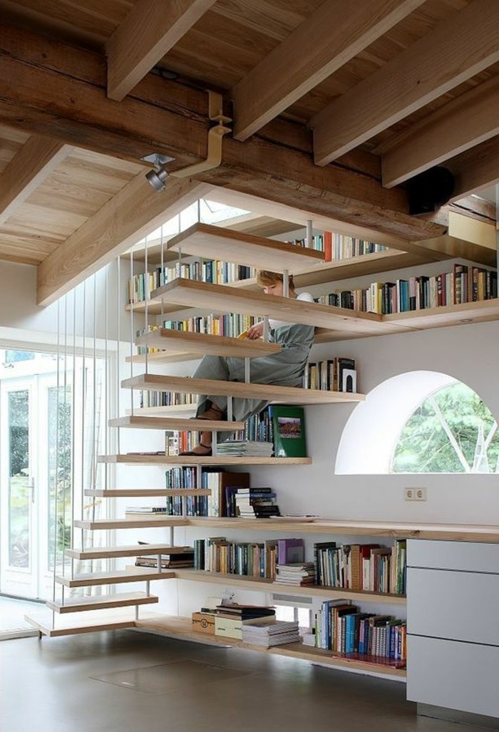 meuble-bibliotheque-et-escalier-flottant-en-bois