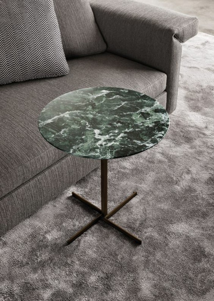 mobilier-salon-au-design-contemporain-table-basse-dappoint-en-marbre-vert-veine