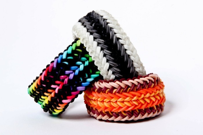 superbe-idee-comment-faire-des-bracelets-en-elastique-idee-extremement-esthetique-de-bracelet-multicolores