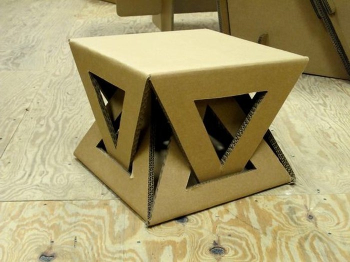 table-basse-en-carton-une-superbe-suggestion-de-meuble-en-carton-simple-et-esthetique