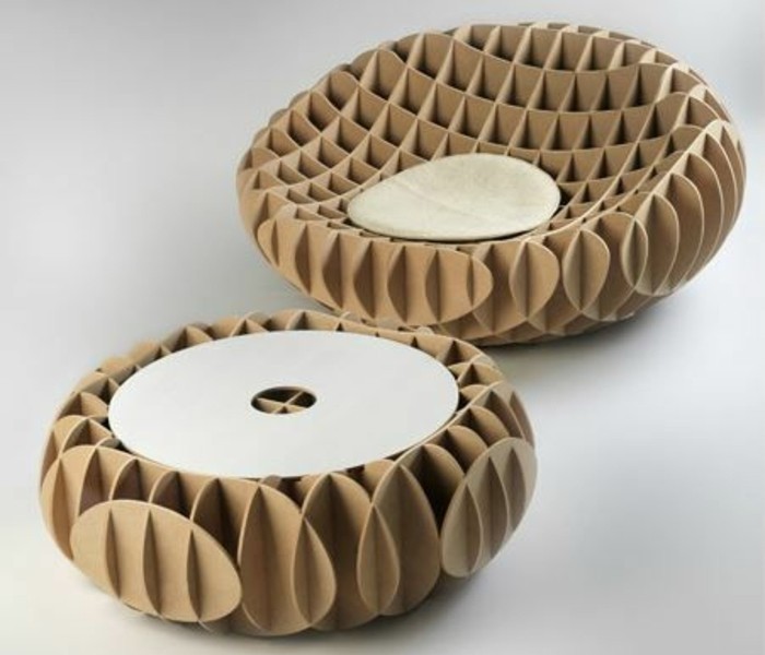 table-et-fauteuil-en-carton-ultra-modernes-a-faire-soi-meme-pour-un-decor-design-et-creatif