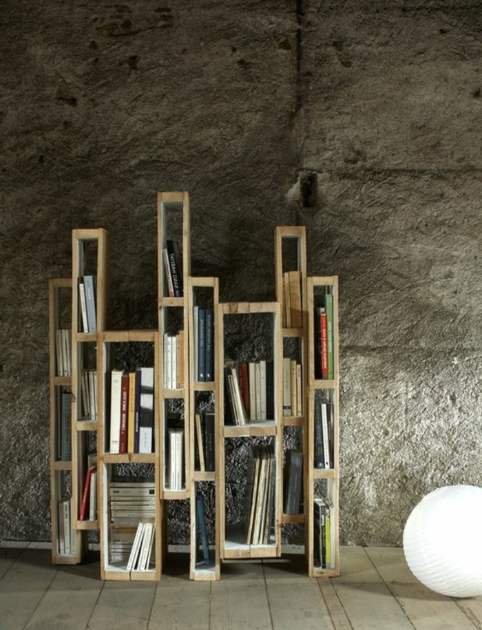 etagere-originale-des-livres-lampe-boule