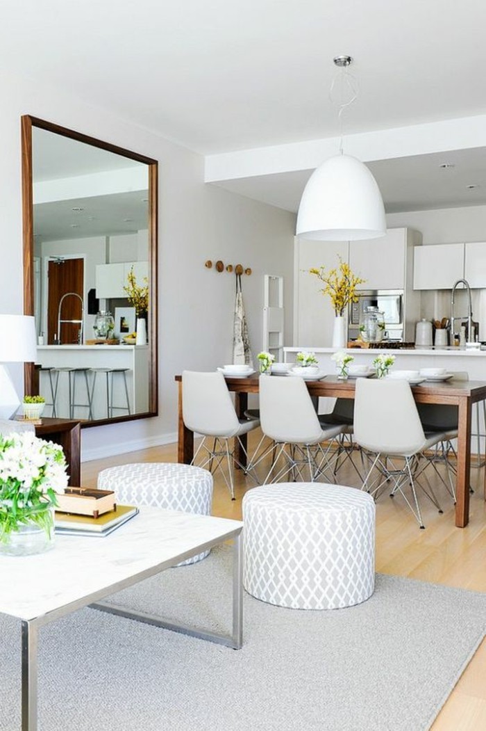 1-amenager-salon-salle-a-manger-table-rectanguaire-design-haute-en-bois-fonce-chaises-blanches