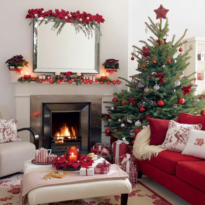 agrement-decoration-sapin-de-noel-maison-festive-cheminee-canape-rouge