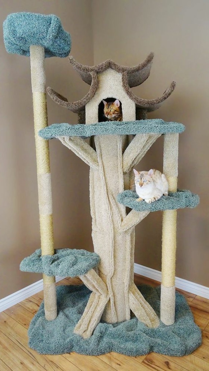 arbre-a-chats-bleu-et-blanc-maison-de-chat-style-chateau-japonais