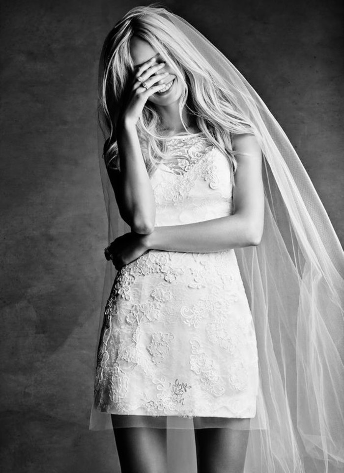 beaute-mariage-robe-de-mariee-courte-jolie-magnifique-robe-photo-noir-et-blanc