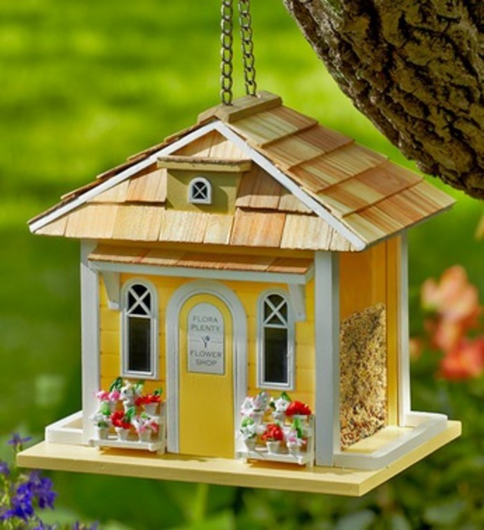 cabane-a-oiseaux-mini-maison-jaune-toile-en-bois-fleurs-veranda