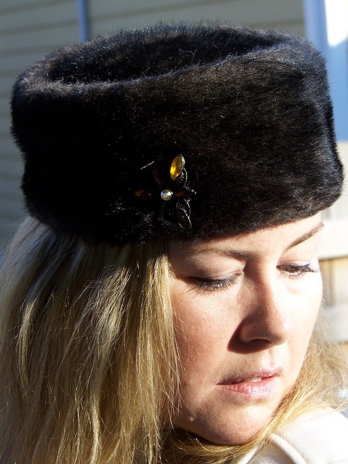 chapka-femme-russe-cadeau-chapeau-chaud-fourrure-la-pin-siberie