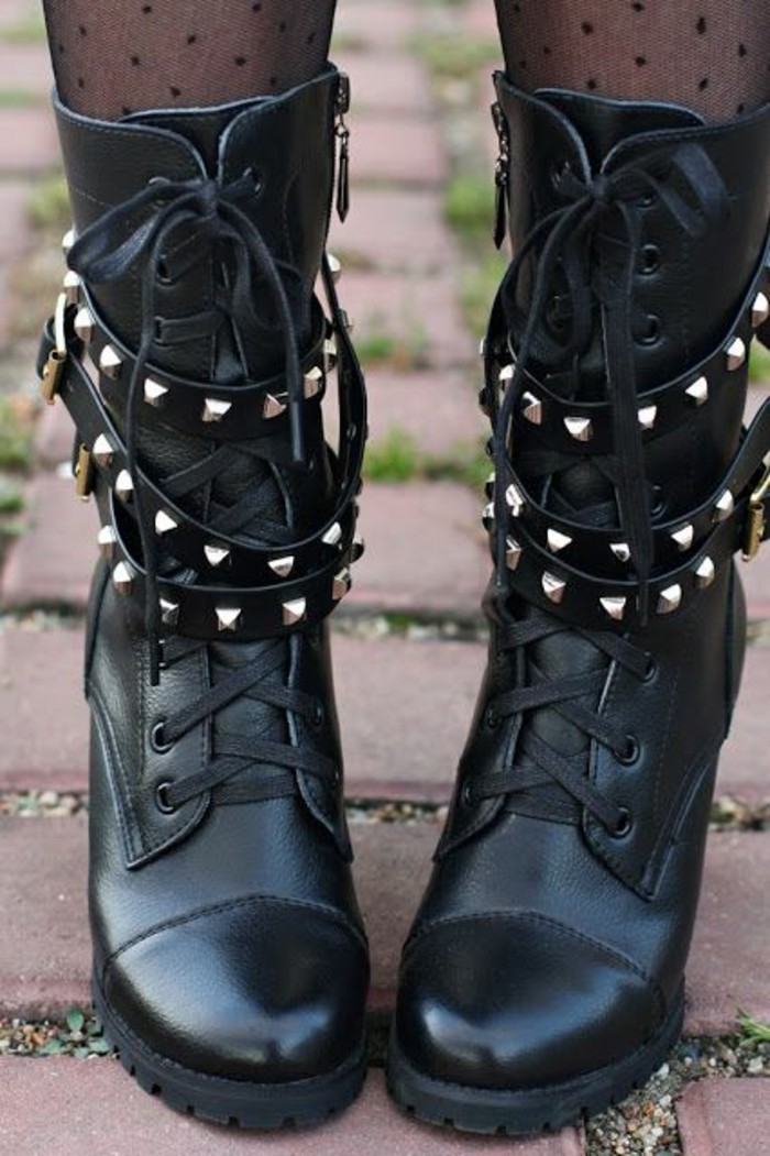 chaussures-montantes-style-rock-bottines-noires-motardes