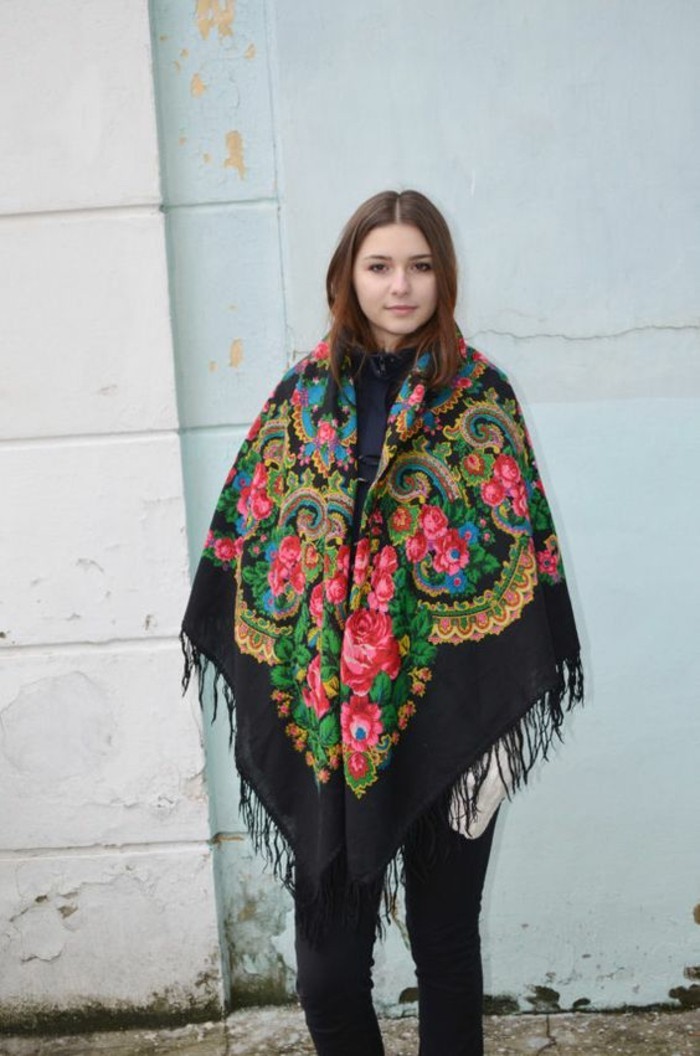 comment-porter-le-foulard-russe-mode-de-la-rue