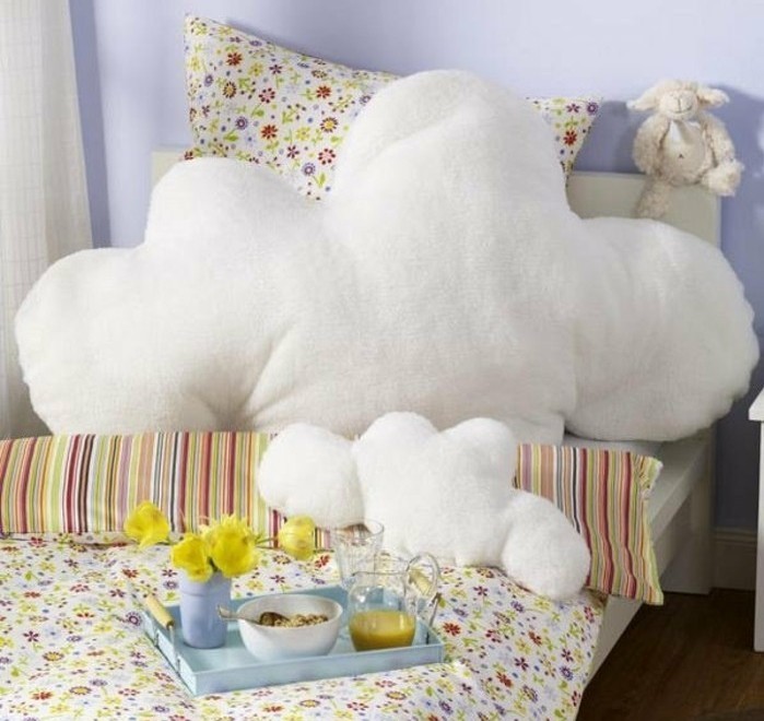 coussin-nuage-enorme-peluche-plein-de-coton-lit-denfant-livres-couvertures-en-motifs-floraux